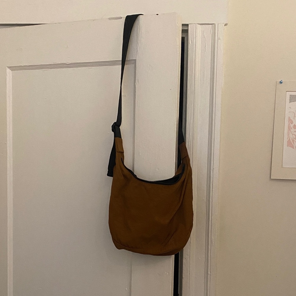 BAGGU Brown Medium Nylon Crescent Bag